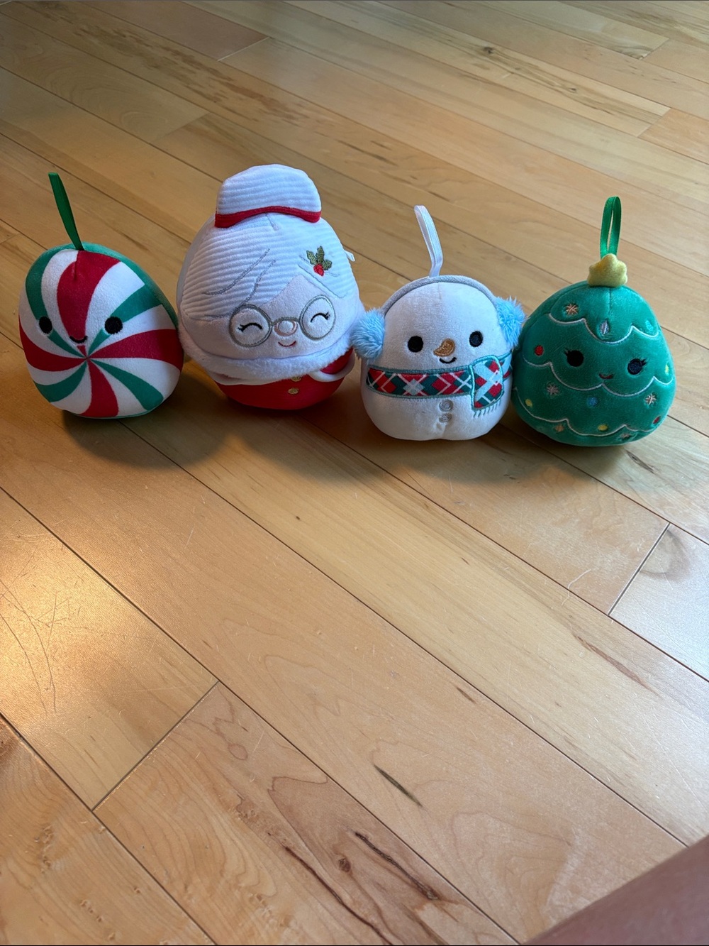 Christmas squishmallows mini